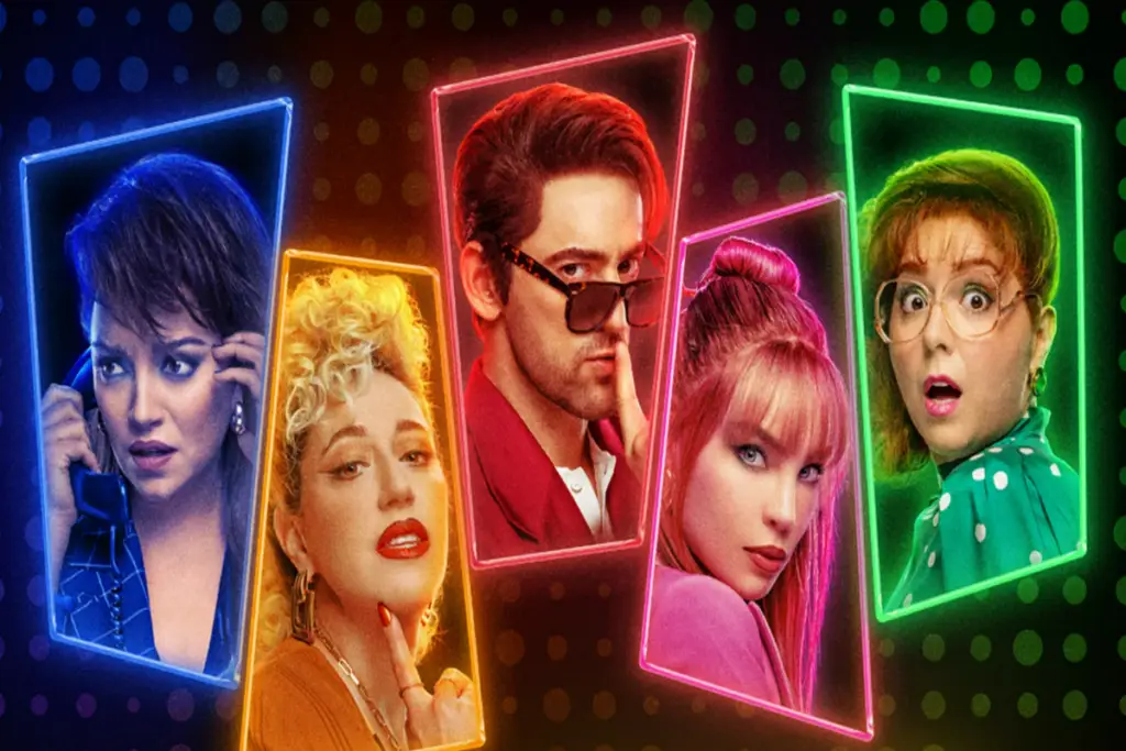 Imagem de 5 pessoas, 4 mulheres e um homem, dentro de um quadrado de cada cor.  Cada pessoa está usando roupas que combinam com o quadro. O primeiro quadro é azul com uma mulher de cabelo cacheado segurando um telefone, o segundo é laranja com uma mulher loira de cabelo cacheado e roupa laranja, o terceiro é vermelho com um homem usando óculos escuro e terno vermelho, o quarto é rosa com uma mulher de franja e cabelo preso usando uma roupa rosa e o quinto é verde com uma mulher com o cabelo preso usando óculos e uma roupa verde com bolinhas brancas