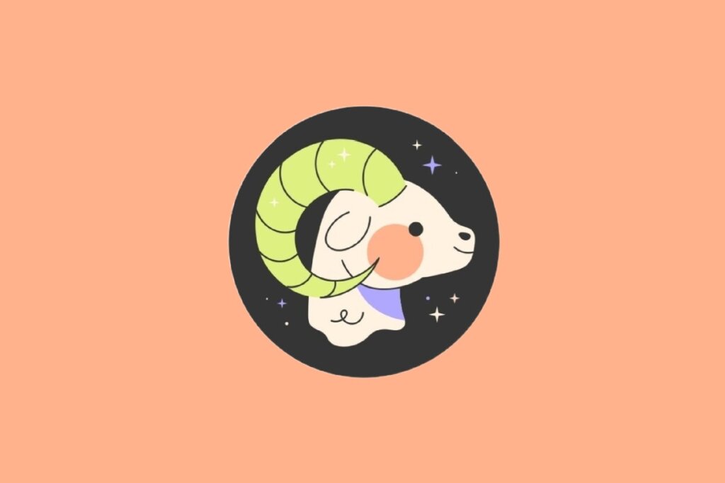 Ilustração circular com fundo preto do rosto de um carneiro branco de perfil, com um grande chifre curvado em tom verde-limão. O personagem tem uma bochecha laranja, detalhes em roxo no pescoço e estrelas ao redor. O fundo externo é laranja suave.