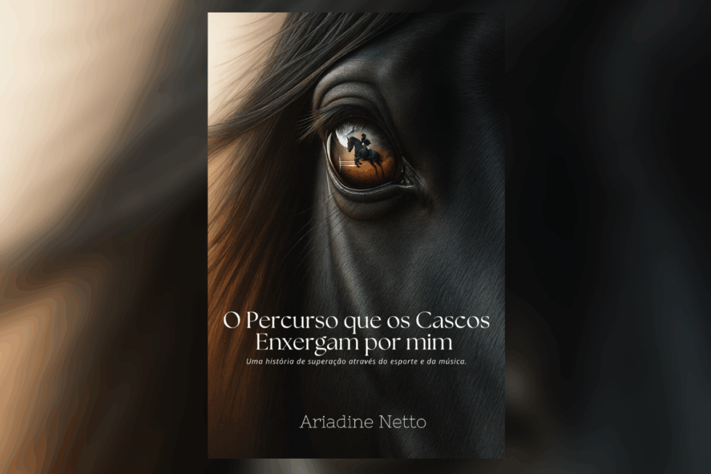 Capa do livro "O percurso que os cascos enxergam por mim", com a ilustração do rosto de um cavalo preto com o olho refletindo um cavalo correndo