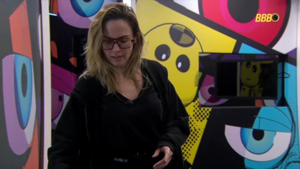 Ana Paula no quarto do Barrado no Baile