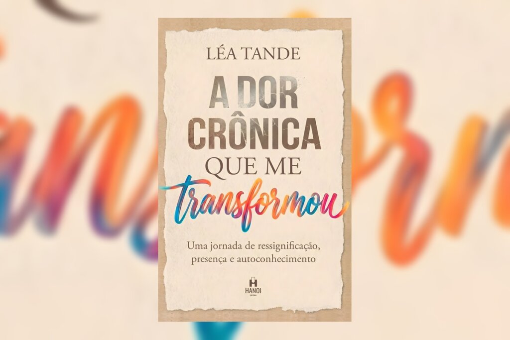 Capa do livro "A dor crônica que me transformou", com o nome do livro em um fundo bege parecendo um pedaço de papel cortado 