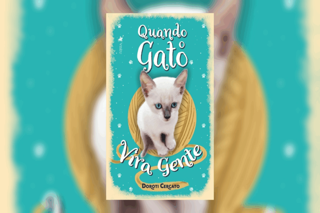 Capa de livro azul com detalhes em bege, com o título e nome da autora escrito em branco e azul e a imagem de um gato branco no centro e um rolo de lã amarelo ao fundo