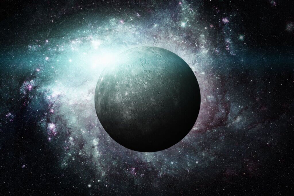 Ilustração do planeta Mercúrio no espaço com estrelas e uma luz branca ao fundo