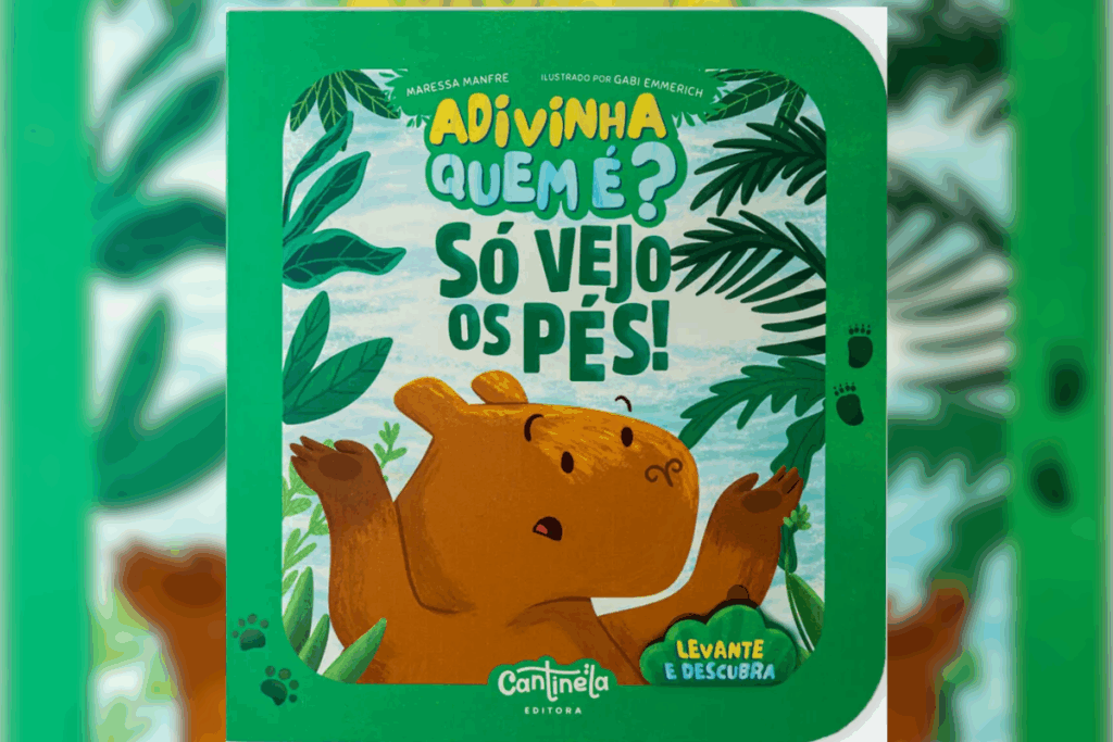 Capa de livro infantil ilustrada na cor verde. No centro, sobressai uma capivara castanha de braços abertos e olhar surpreso, cercada por folhagens tropicais. Na parte superior, lê-se o título em letras amarelas e verdes: "ADIVINHA QUEM É? SÓ VEJO OS PÉS!". No canto inferior direito, há uma aba verde que diz "LEVANTE E DESCUBRA".