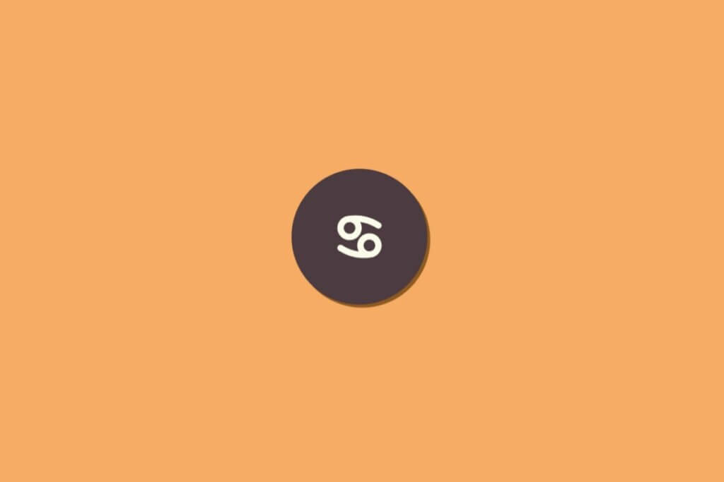 Ilustração do signo de câncer na cor branca, dentro de um círculo marrom, centralizado sobre um fundo laranja