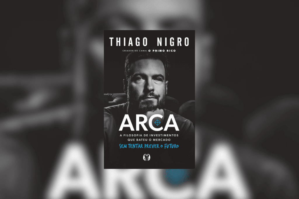 Capa de livro preta com título e nome do autor em branco e azul e com imagem de homem ao fundo