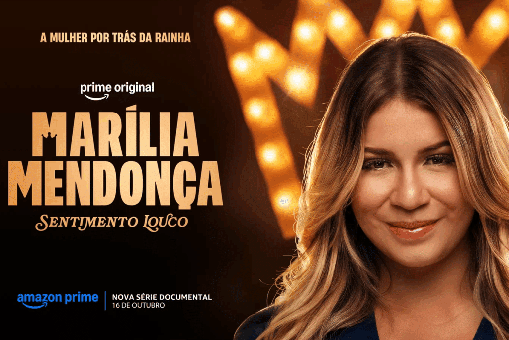 Pôster da série documental "Marília Mendonça: Sentimento Louco", do Prime Video. À direita, Marília Mendonça sorri, com cabelos longos loiros e ondulados, diante de uma coroa iluminada por lâmpadas douradas. À esquerda, o título em letras douradas, a frase "A mulher por trás da rainha" e a data de estreia, 16 de outubro.