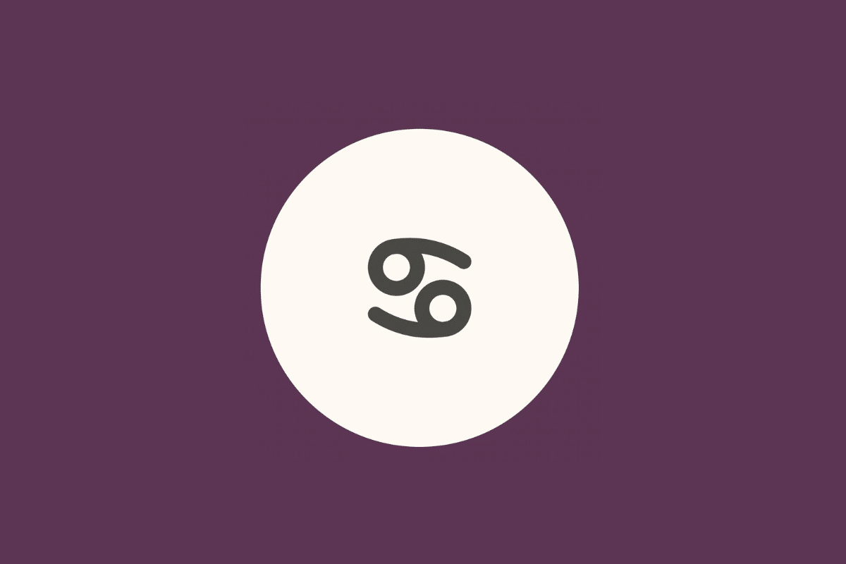 Ilustração minimalista do símbolo do signo de Câncer em tom cinza-escuro, centralizado dentro de um círculo branco sobre fundo roxo-fechado
