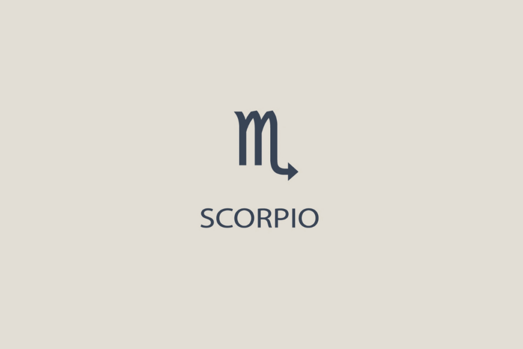 Símbolo minimalista do signo de Escorpião em tom cinza-escuro sobre fundo bege claro, com a palavra "SCORPIO" escrita abaixo em letras maiúsculas