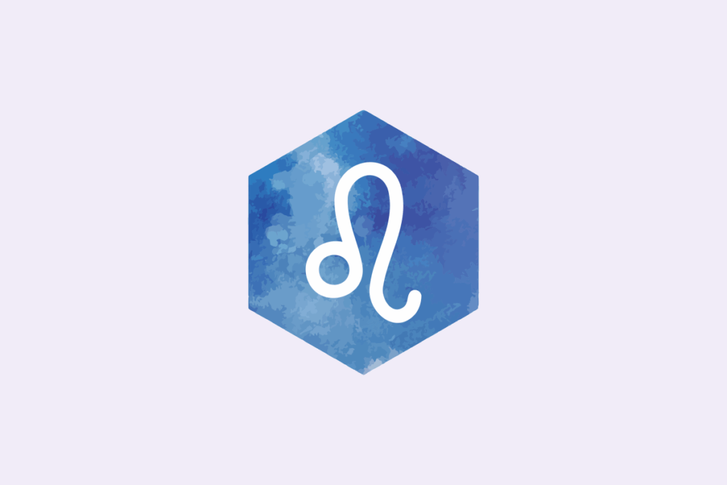 Símbolo do signo Leão: traço branco de um pequeno círculo ligado a uma curva em laço que termina em um gancho, lembrando a juba do leão, dentro de um hexágono pintado em aquarela azul e lilás; em fundo lavanda-claro.