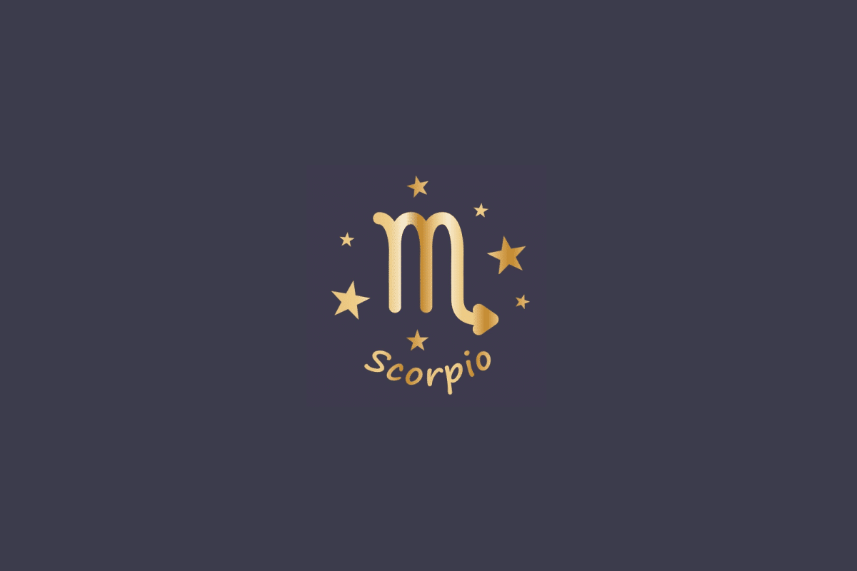 Ilustração do signo de Escorpião, em fundo cinza, contendo o símbolo do signo em dourado, semelhante à letra M com uma seta na ponta, cercado por estrelas e com o nome "Scorpio" abaixo