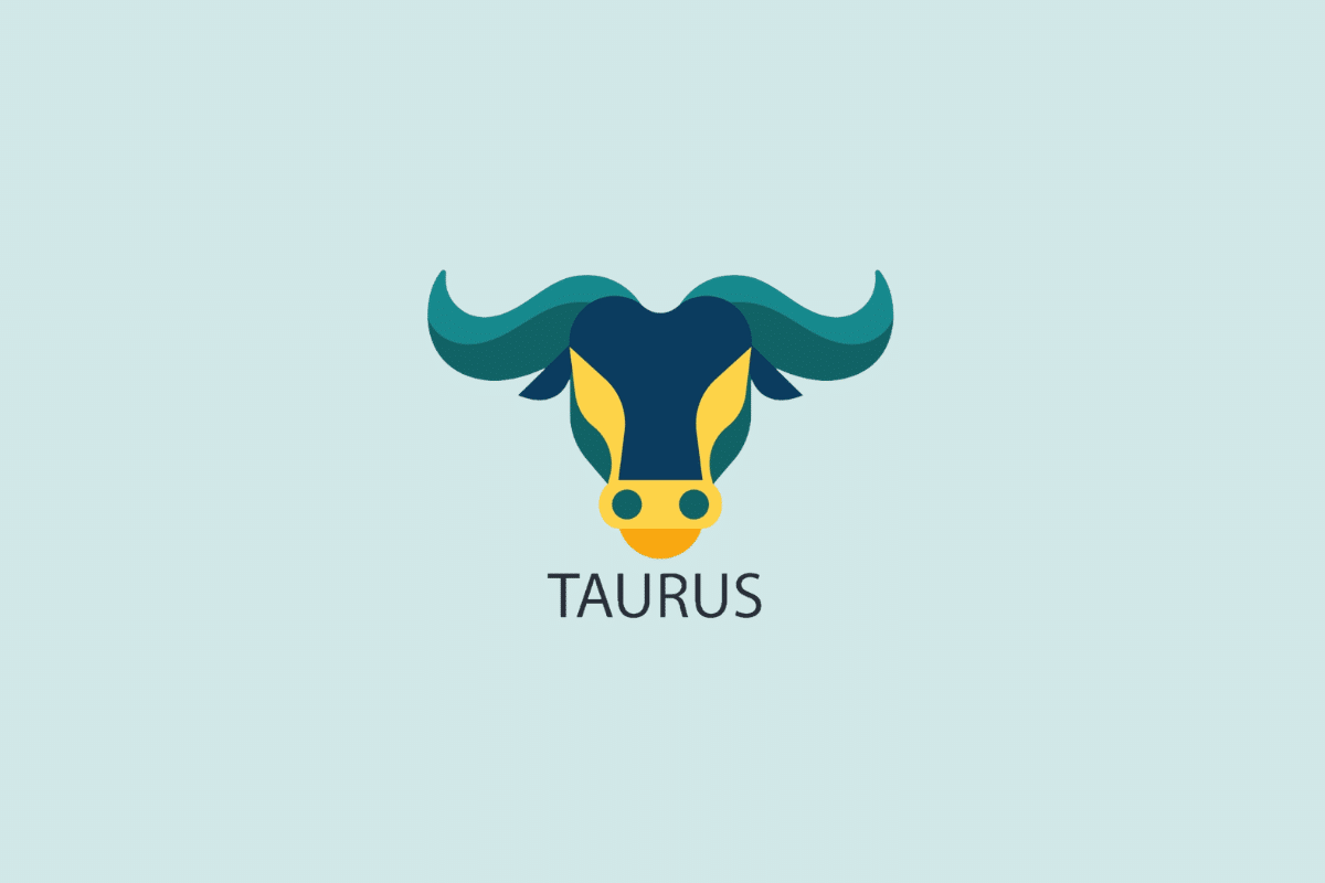 Ilustração vetorial em estilo plano da cabeça de um touro com grandes chifres curvos azuis e detalhes em amarelo, sobre um fundo azul-claro com a palavra "TAURUS" escrita abaixo.
