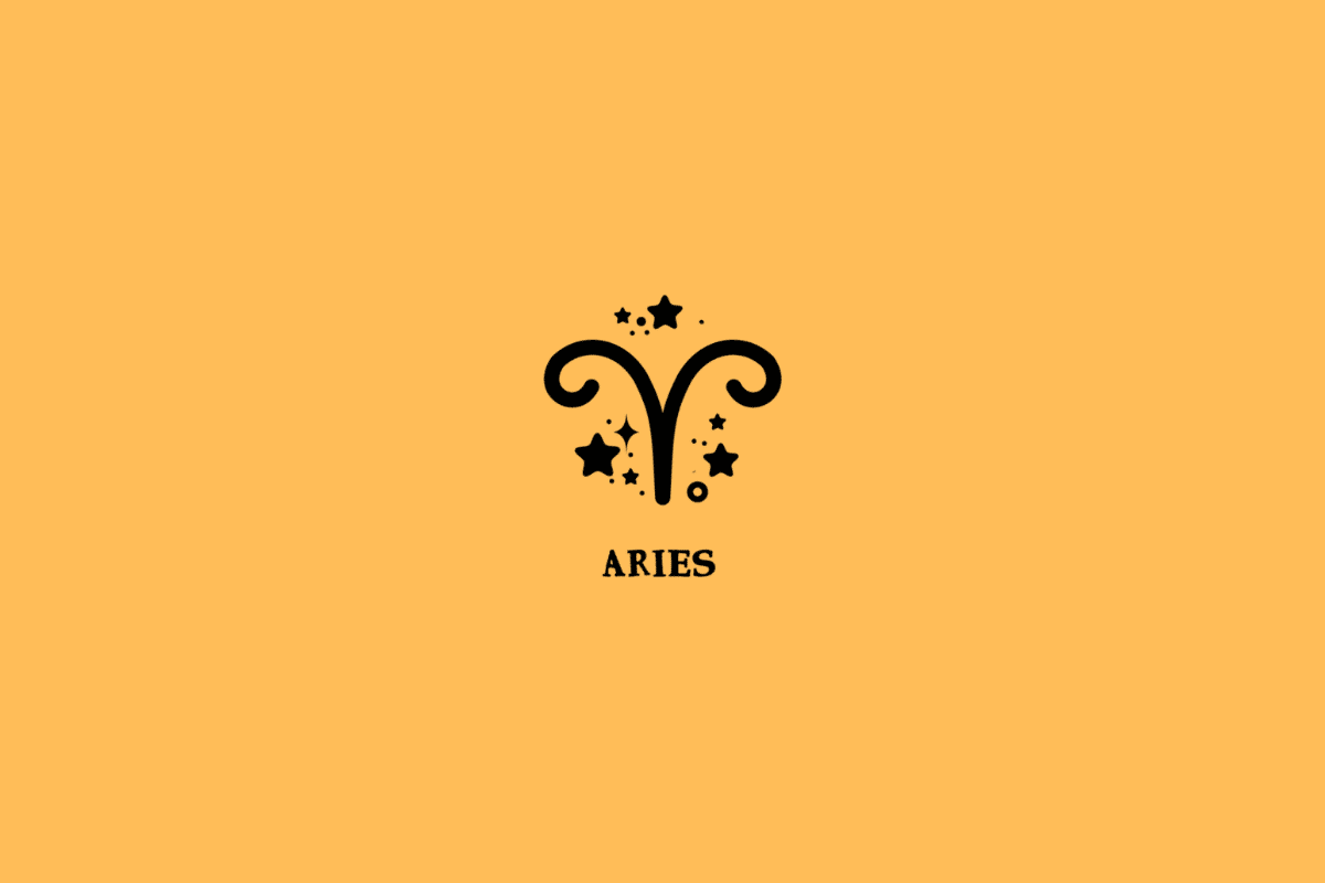 Símbolo do signo de Áries, formado por duas curvas simétricas voltadas para cima e para fora, semelhantes a chifres de carneiro, unidas por uma haste vertical preta. Pequenas estrelas, círculos e pontos decorativos contornam o símbolo. Abaixo, está escrito “ARIES” em letras maiúsculas pretas, com serifa. O conjunto está centralizado sobre um fundo laranja uniforme.
