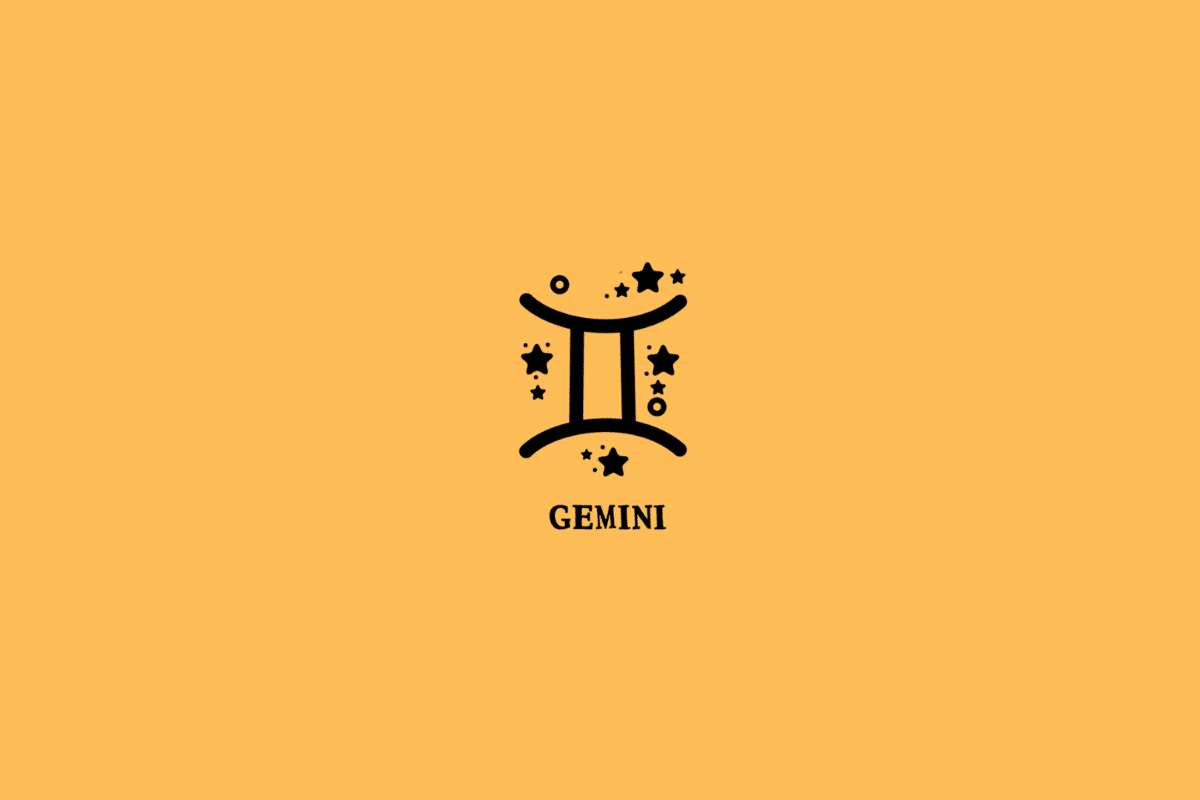 Símbolo do signo de Gêmeos, composto por duas linhas verticais pretas paralelas, unidas por traços curvos na parte superior e inferior. Estrelas de cinco pontas, pequenos círculos e pontos decorativos estão distribuídos ao redor do símbolo. Abaixo, está escrito “GEMINI” em letras maiúsculas pretas, com serifa. A imagem tem fundo laranja uniforme.